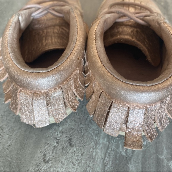 Freshly pick moccasin sneakers size 8 Rose gold - Picture 2 of 3